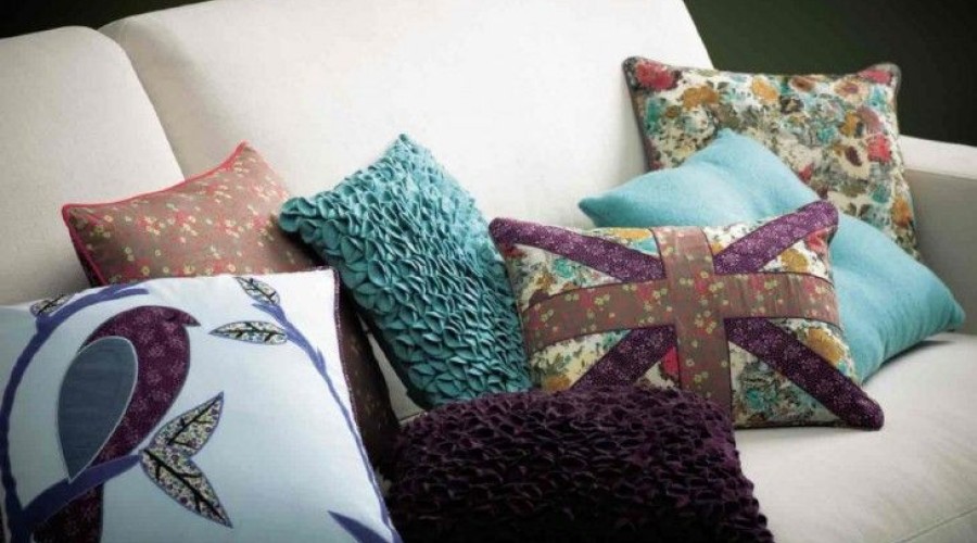 Как выбрать декоративные подушки