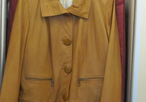 Женская куртка кожаная 52 размер
