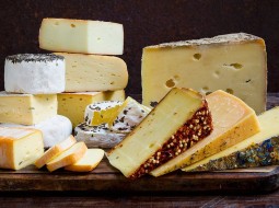 Чем полезен сыр?